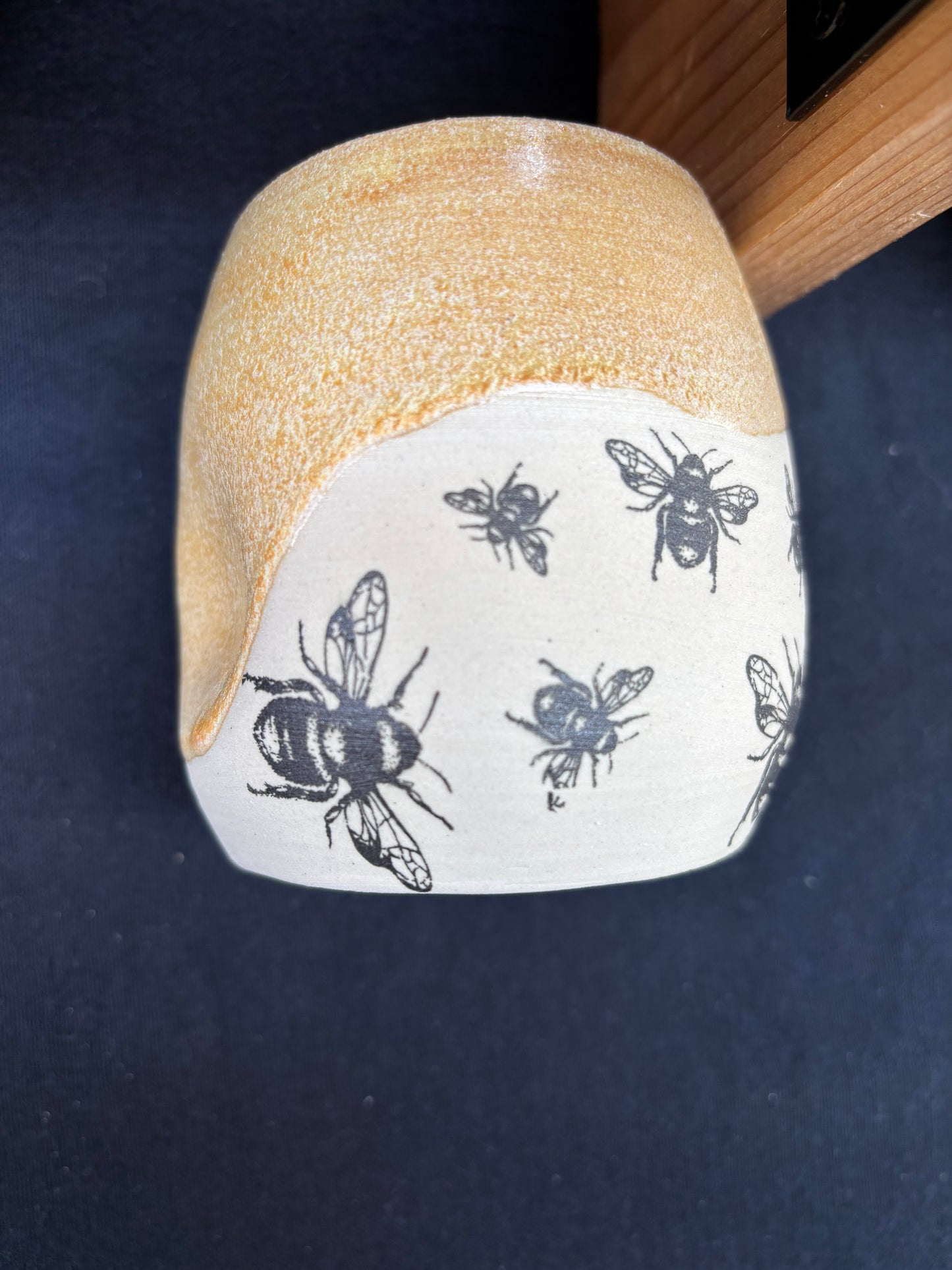 Bee Thumb Cup